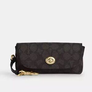 Sunglass Case In Signature Canvas